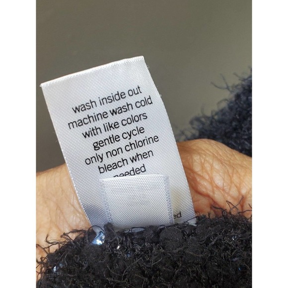 SO Women's Black Polyester V-Neck Long Sleeve Pullover Knit Sweater Size Large - Picture 10 of 11